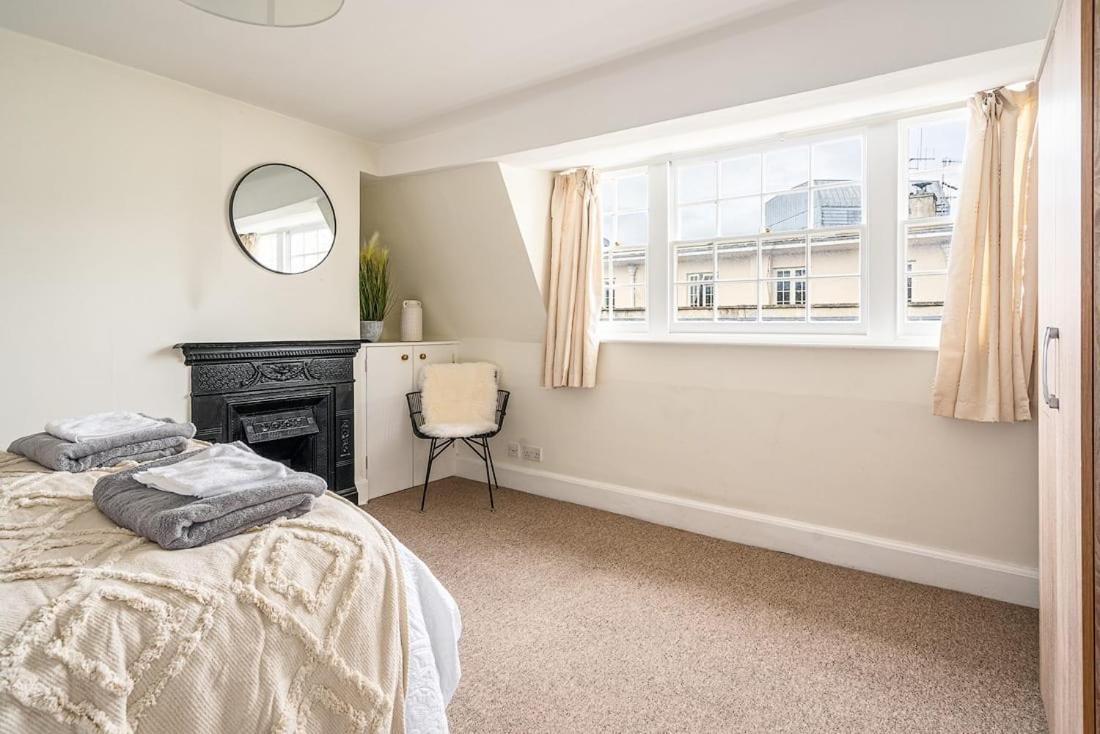 Beautiful Character 3 Bed City Centre Apartment Bath Eksteriør bilde